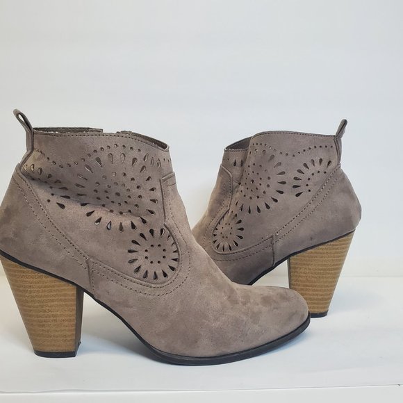 Qupid Shoes - Qupid Taupe Ankle Laser Cut Stacked Heel Side Zip Women's Botties US 8